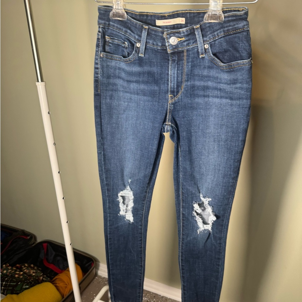 Levi distressed skinny jeans